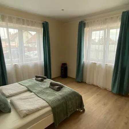 Night & Flight Airport