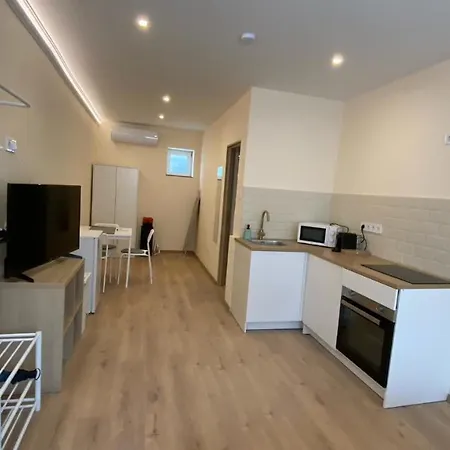 Night & Flight Airport * فيتْشيش